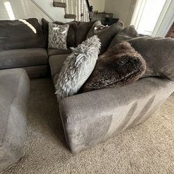 Large sectional, side chair, pillows & ottoman