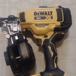 dewalt 20v max 15-degree brushless cordless roofing nailer tool only new firm price 