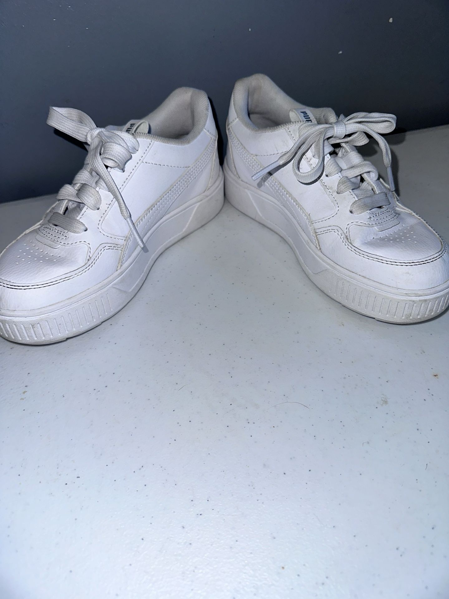 Girls Puma Tennis Shoes