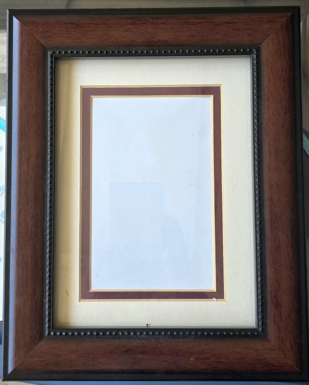 Like New Beautiful Picture Frame!