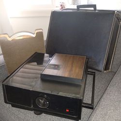 GAF 35mm Slide Film Projector w/ Case and Carousel