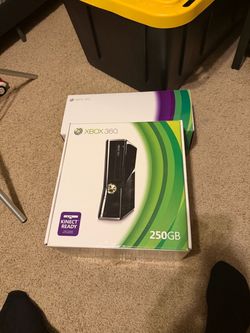 Xbox 360 250 GB bundle two controllers, connect and 40+ games