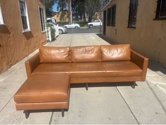 West Elm Leather Axel Sofa (89”) Delivery 🚚  Ottoman not included