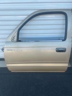 95-04 Tacoma left side door shell