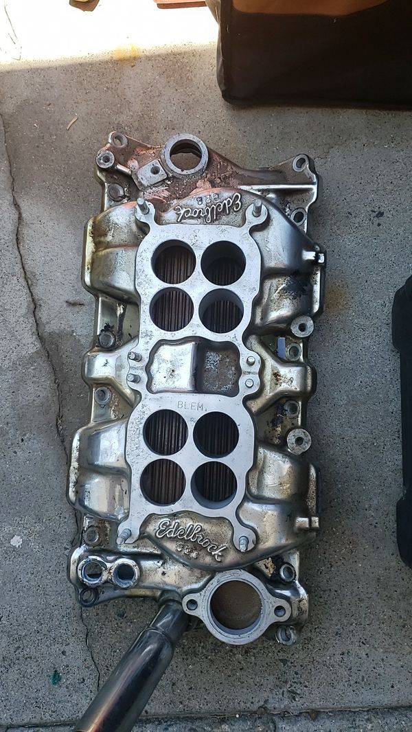 Edelbrock dual carb intake manifold for a SBC350 for Sale in Anaheim