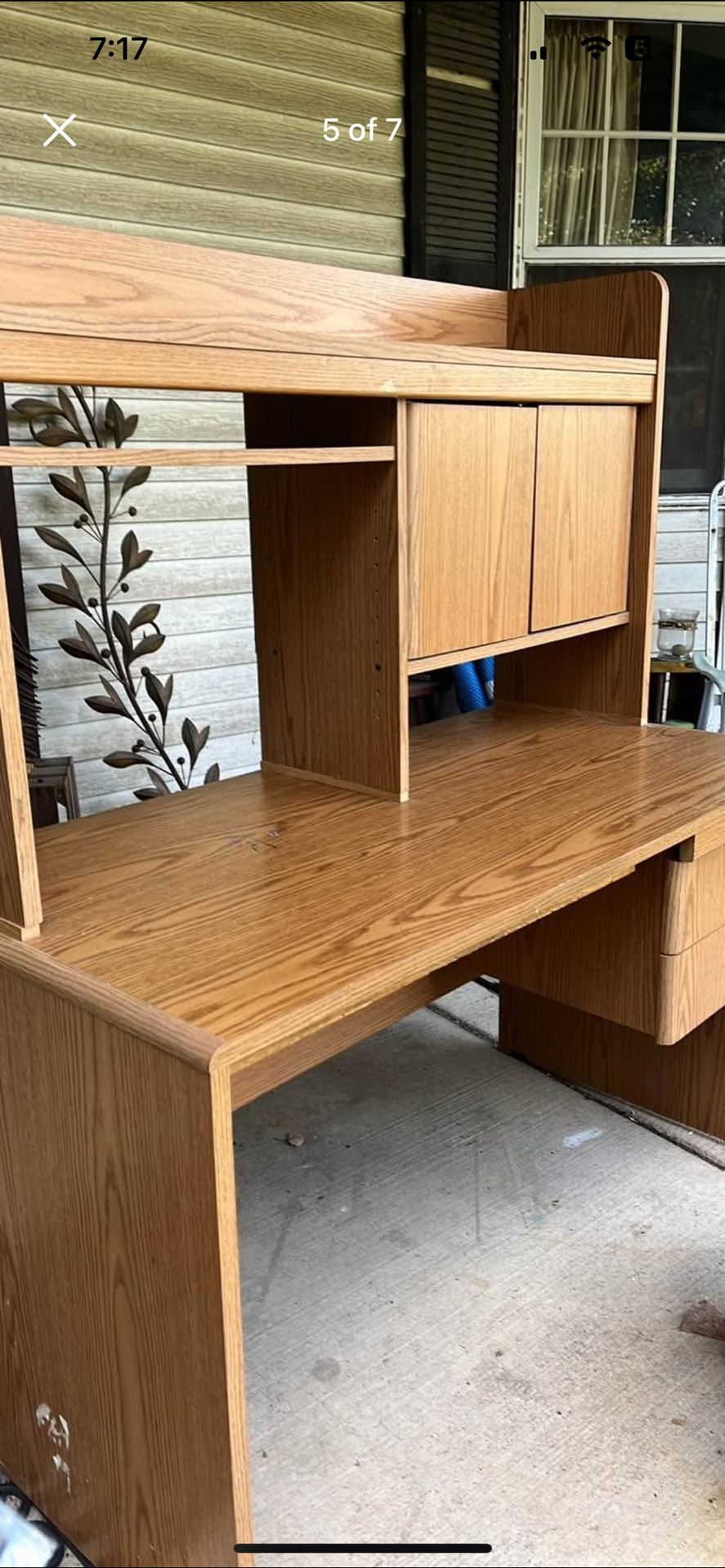 Desk With Hutch