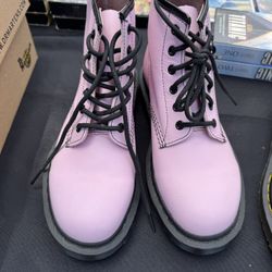 Pink AirWair Doc Martens New Open Box Boots Size 7 Unisex 