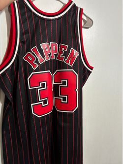 Men’s bulls jersey size XL