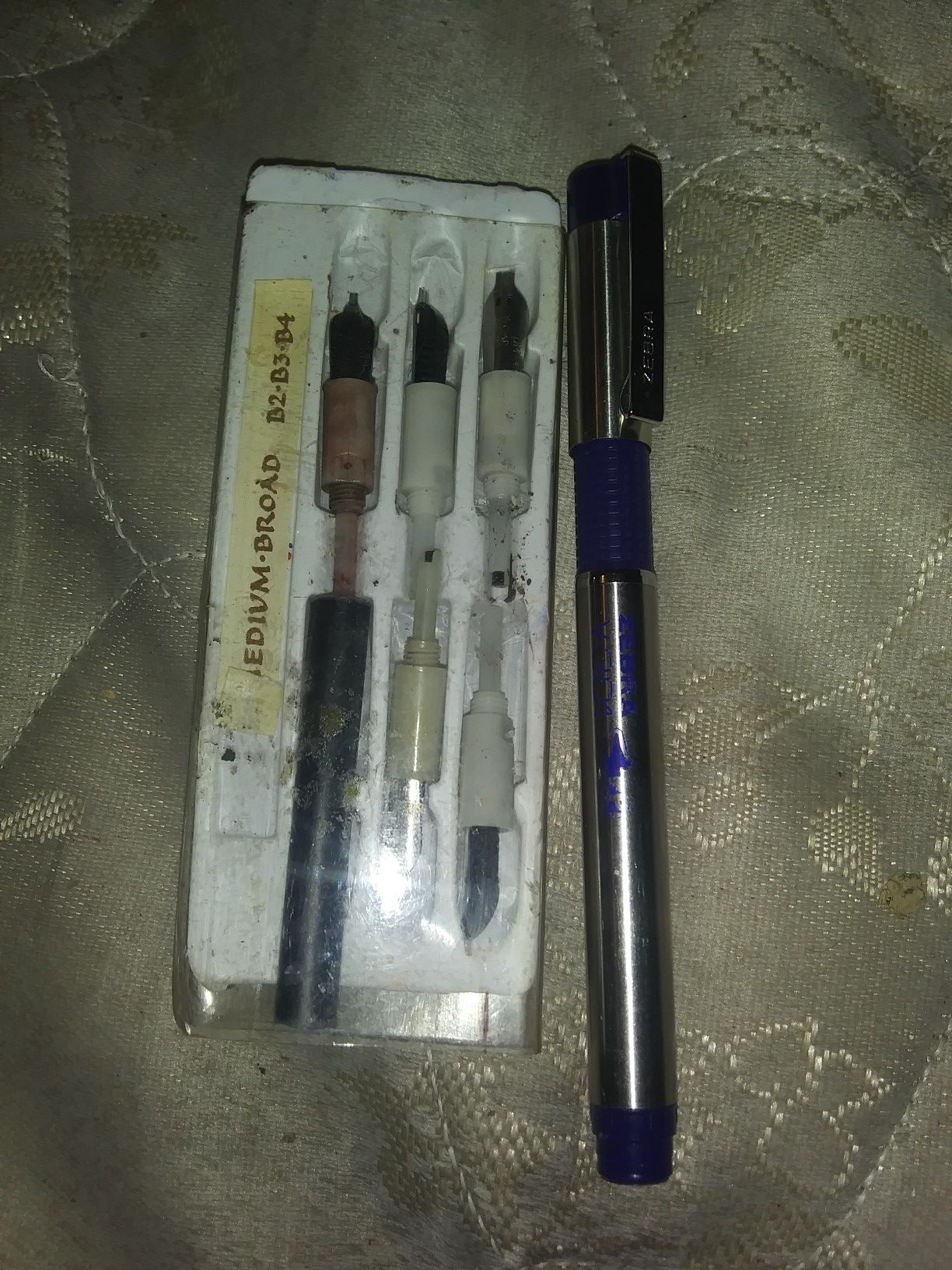 Calygraphy pen set with everything and journaling set 14 ct. 7 sarasa clip get pens and 7 midliner creative markers double ended