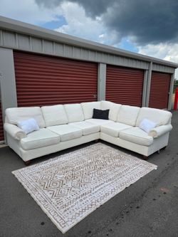 Off-White 2-Pc L-Shaped Sectional 🤍 / Free Delivery