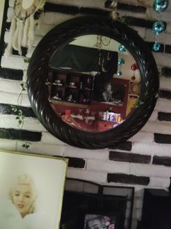 Round Mirror