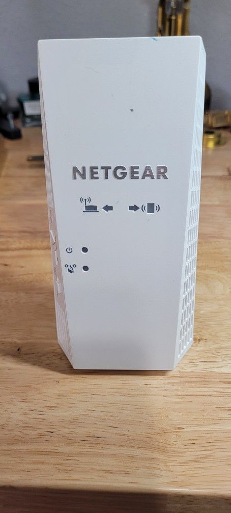 NetGearSponsored

Visit the NETGEAR Store

4.1 out of 5 stars6,902Reviews

NETGEAR WiFi Mesh Range Extender EX7300 