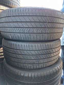 Pair 215/45/17 Kumho