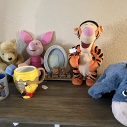 Disney Pooh Bear, Tigger, And Friends