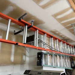 24’ Werner Fiberglass Ladder