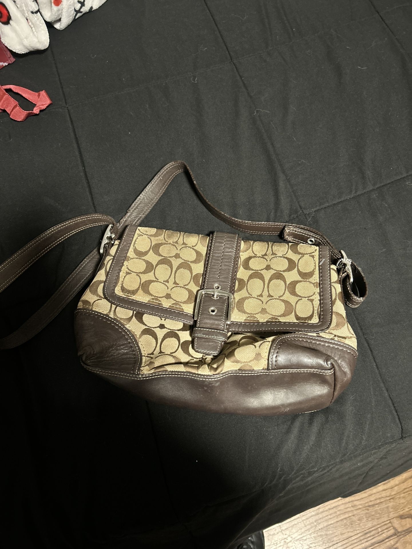 ☆なーさん☆ 専用Coach Vintage Signature Shoulde Vintage Coach Signature Brown Flap Shoulder Bag — Authentic