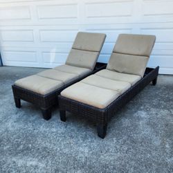 Set of 2 _ Lounge Chairs Brown Tan Beige Chaise Rattan Wicker Outdoor Patio Furniture