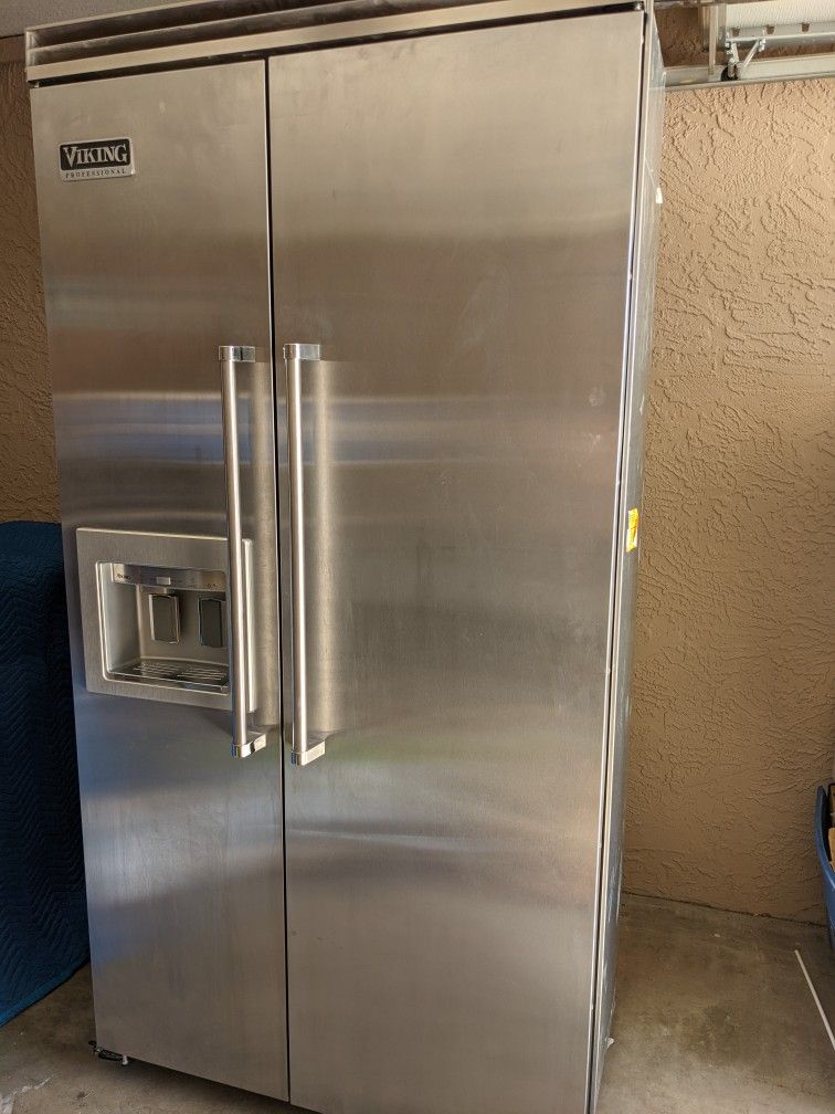       Stainless Steel  Viking 42"   Refrigerator