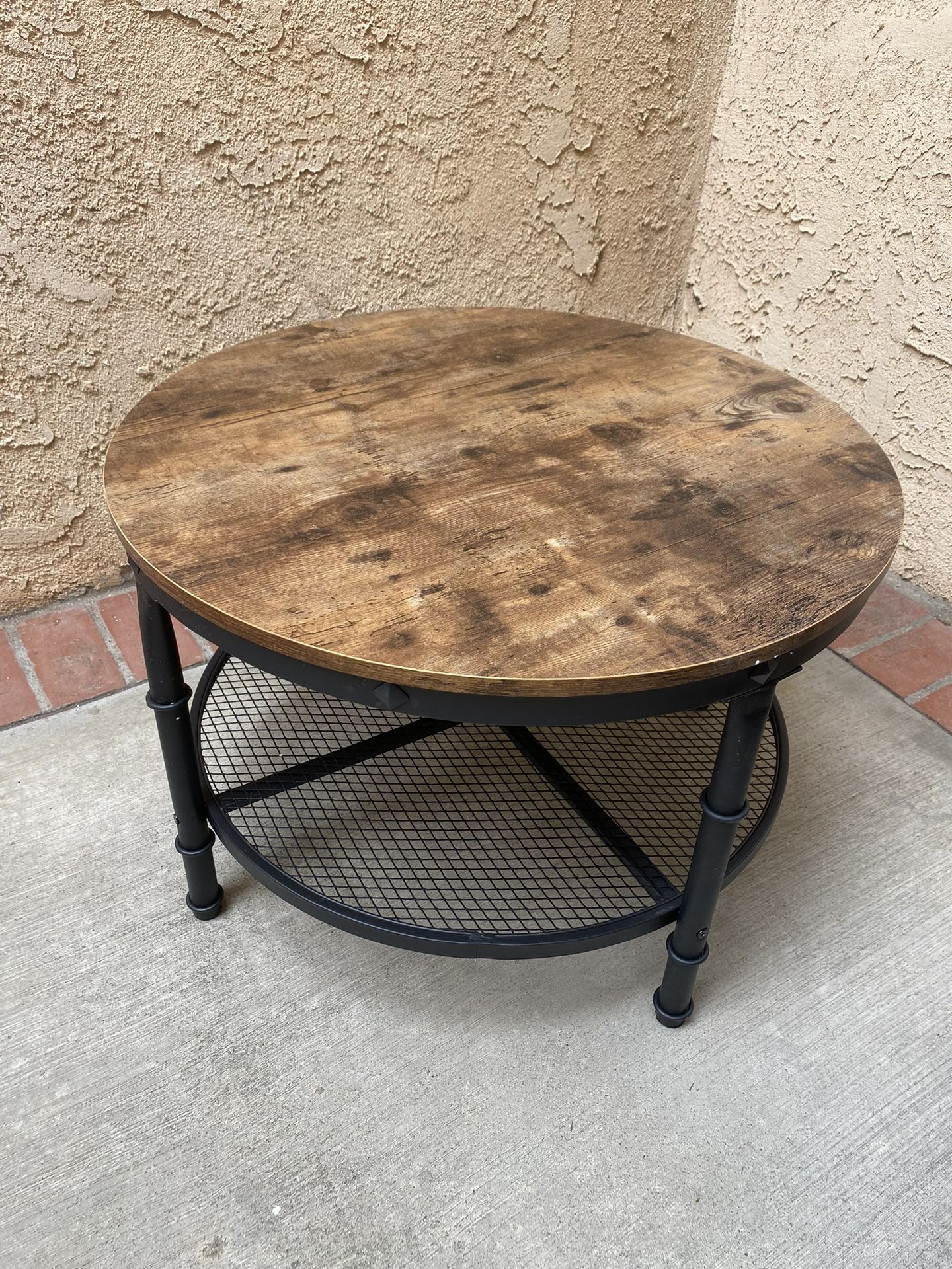 27in Round Coffee Table 