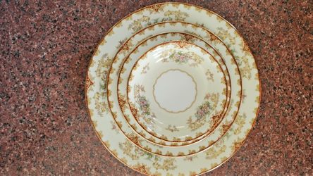 Noritake China - Cardinal pattern - Service for 8 and serving pieces