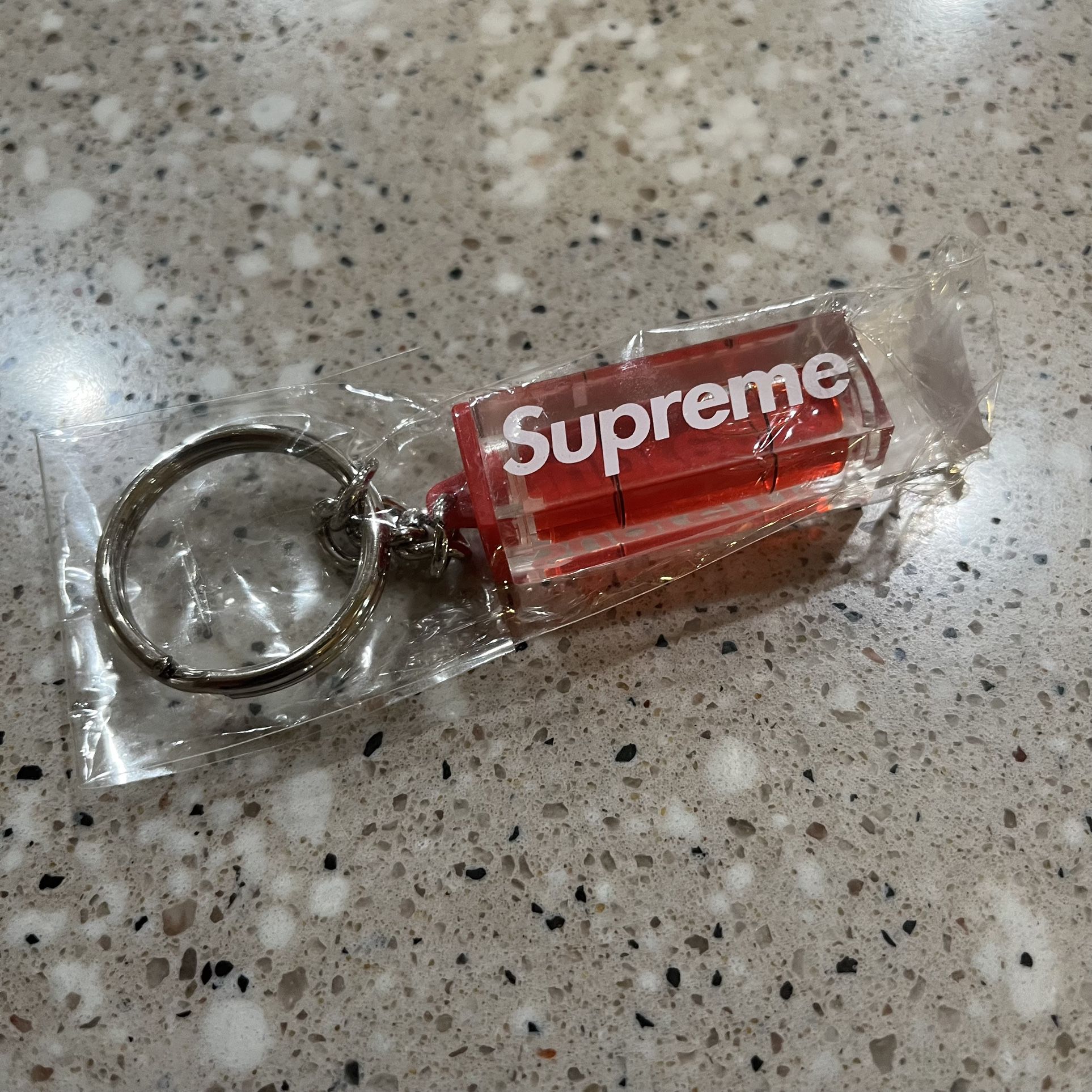 Supreme - Level Keychain (FW18) - Red - One Size for Sale in