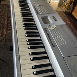Yamaha Keyboard 