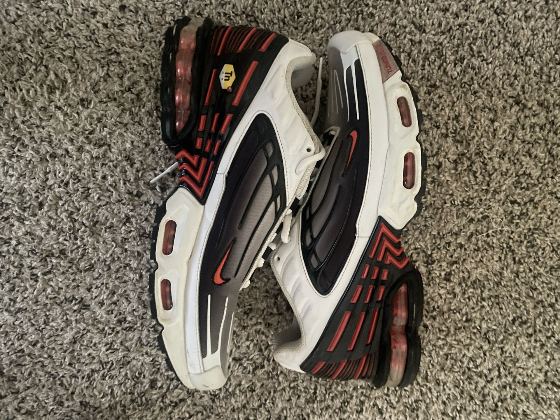 NIKE air vapor max plus black/black-dark gray (slightly scuffed)