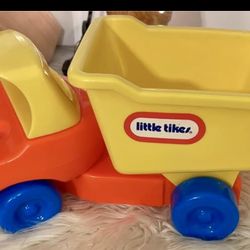 Vintage 1990s Little Tikes Dump Truck Construction Vehicle