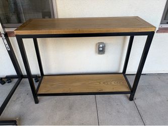 Entry way table