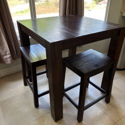BENTON TABLE & 4 BENCHES