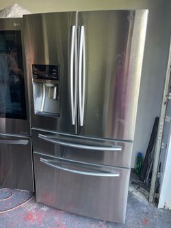 Refrigerator Samsung 4 door French door 36” inches wide/ nevera heladera frío refrigeradora