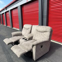 FREE Delivery Locally 🛻 2 Person Recliner