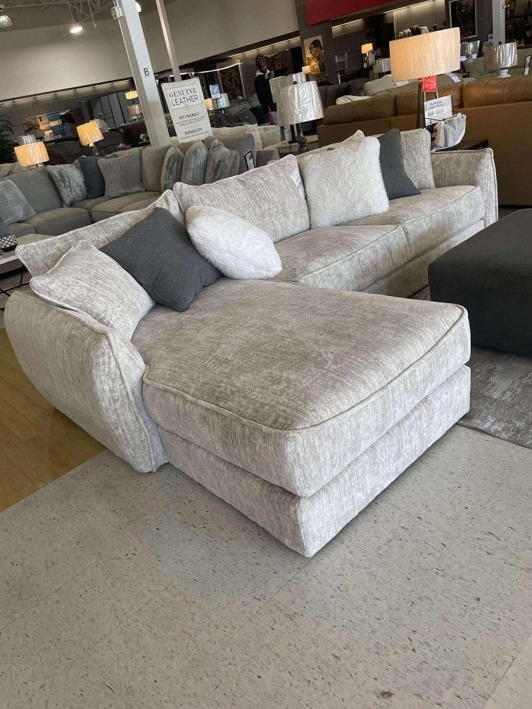 Bucktown High Quality Beige Sectional Sofa With Chaise /P