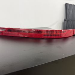 Bentley Bentayga OEM Rear Brake Light / Bumper Reflector – Original Factory Part