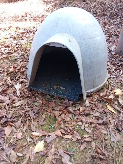 Used Small Dog Igloo Read The Full Description Below 👇👇👇👇👇👇