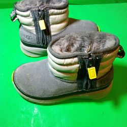 Kids sz10 Boys Ugg Boots 