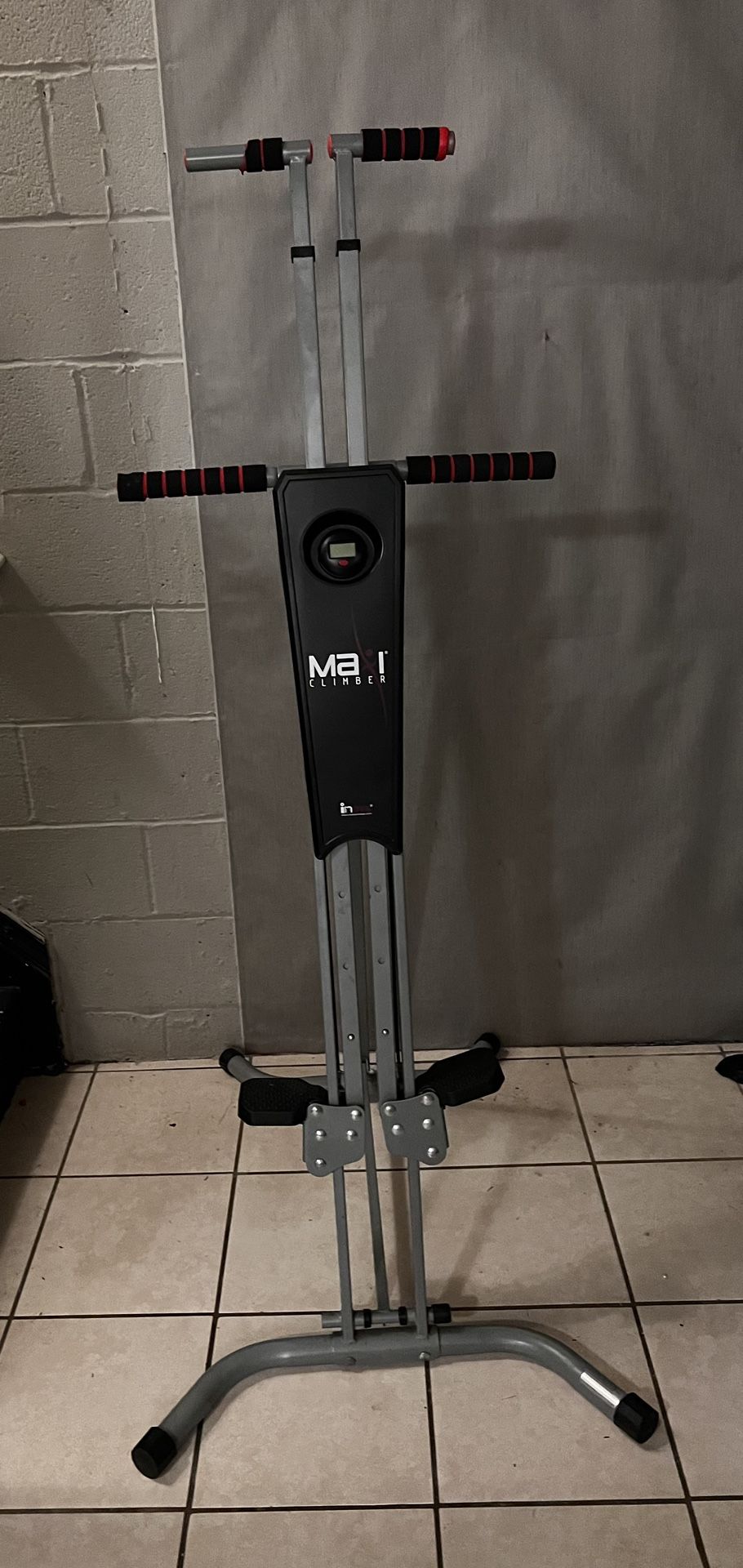 MaxiClimber vertical climber