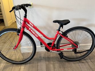 Woman’s Trek Verve Hybrid Bike Trails Leisure Fun Tuned Ready/Ride
