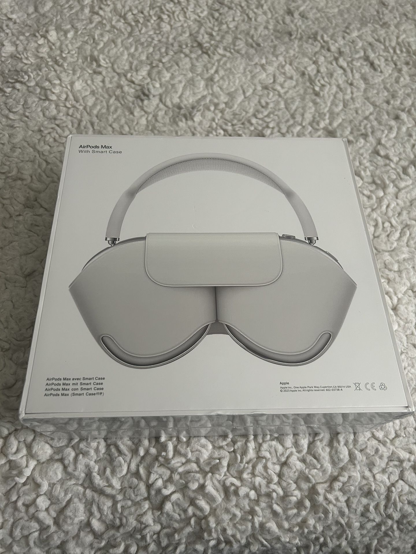 AirPods Max With Smart Case