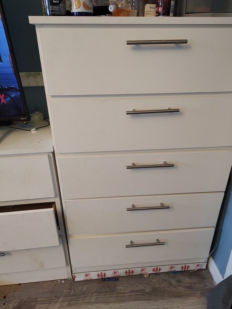 White Tall Drawer With Nightstand 