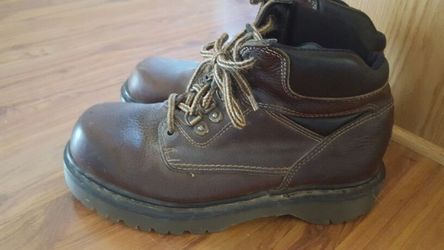 Mens size 7 doc martins