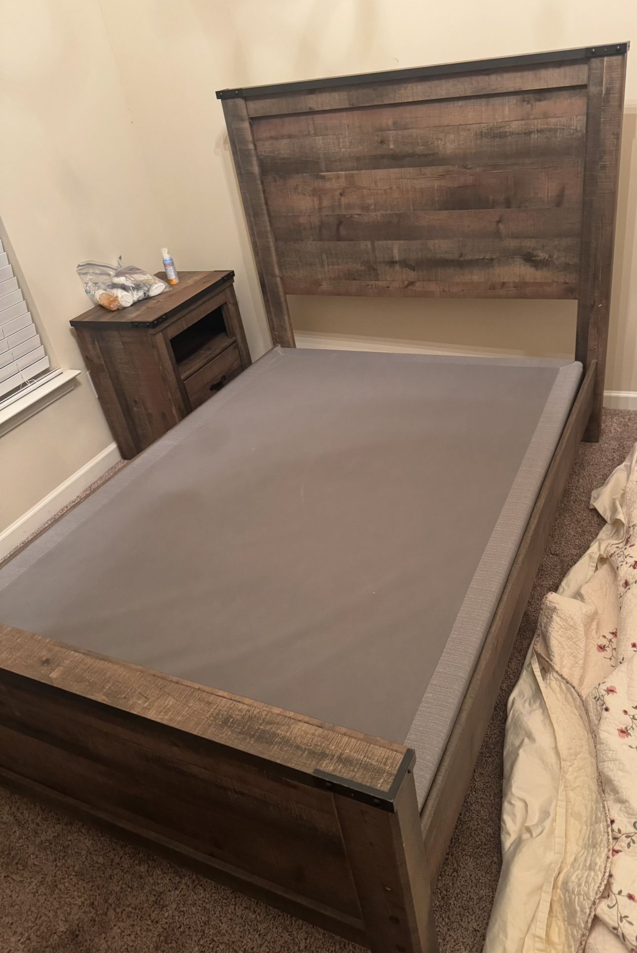 Great Full Size Bed Frame With Like New Gently Used Mattress