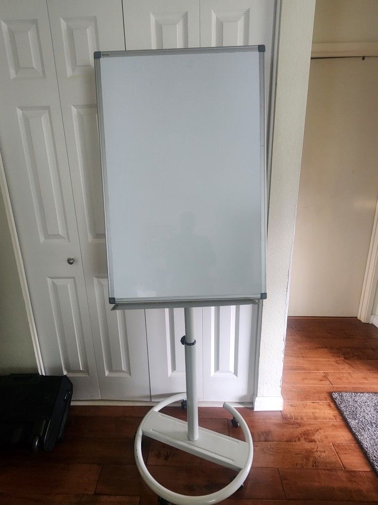 Mobile Magnetic Whiteboard