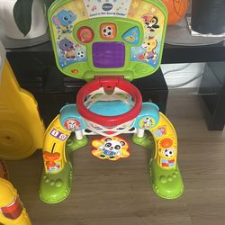 play basketball toy
