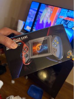 Game console handheld