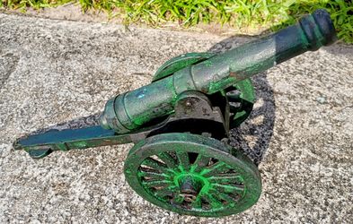 Heavy Cast Iron Cannon 8.8 pounds