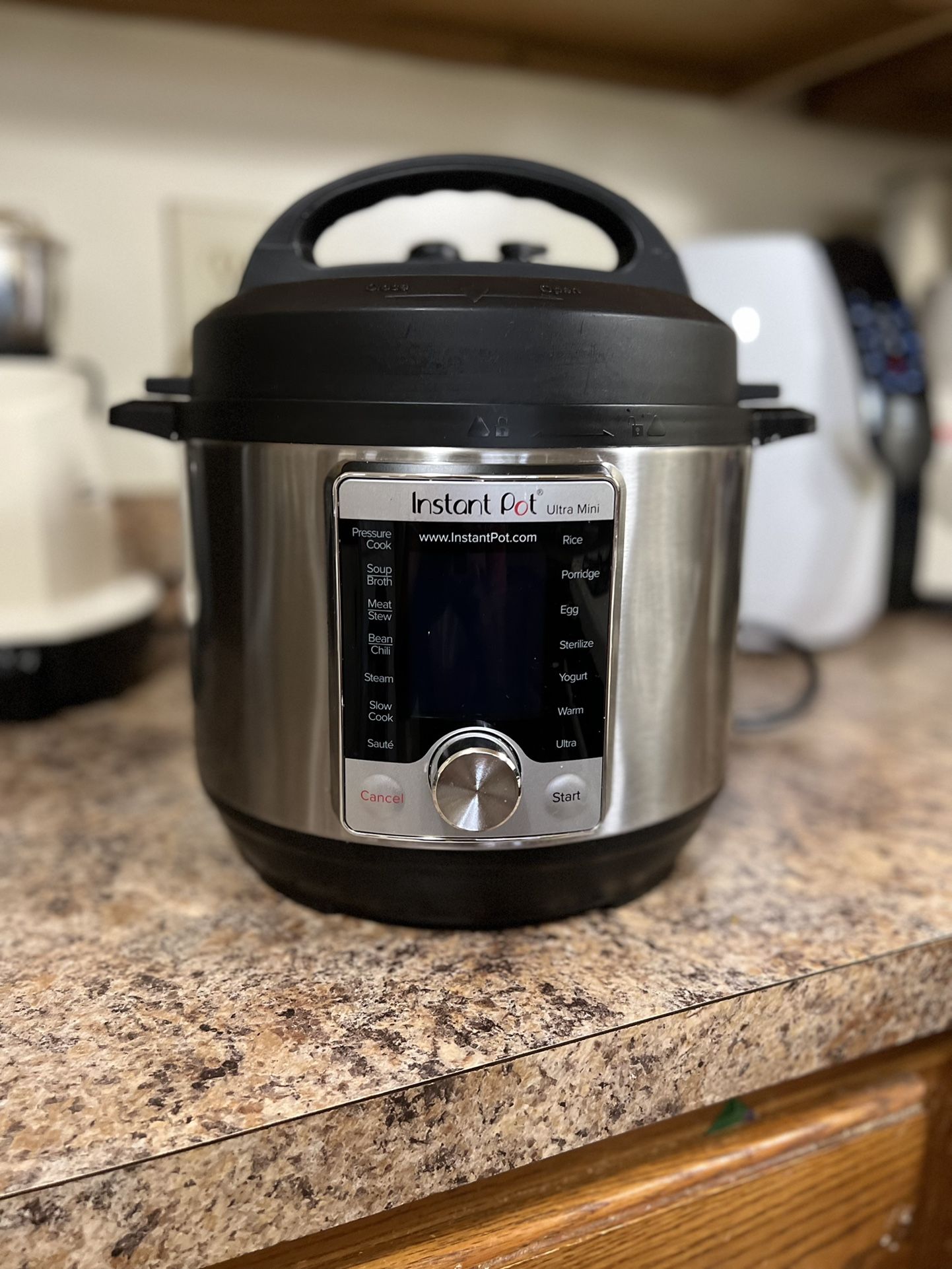 Instant pot ultra mini 3qt (New Model) for Sale in South Brunswick