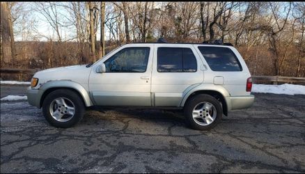 VERY NICE INFINITI QX4 4X4 LUXURY