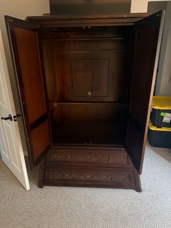Armoire, medium size