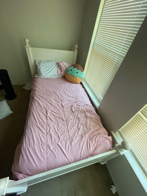 Twin Bed Girls Perfect Condition And So Darling